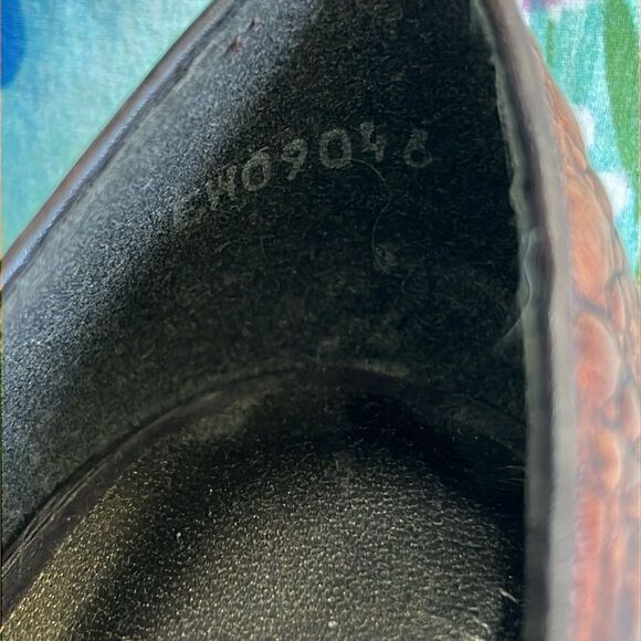 Stuart Weitzman Mixed Leather Tuxedo Lace Up Heels - 8 M (?) - Picture 10 of 16